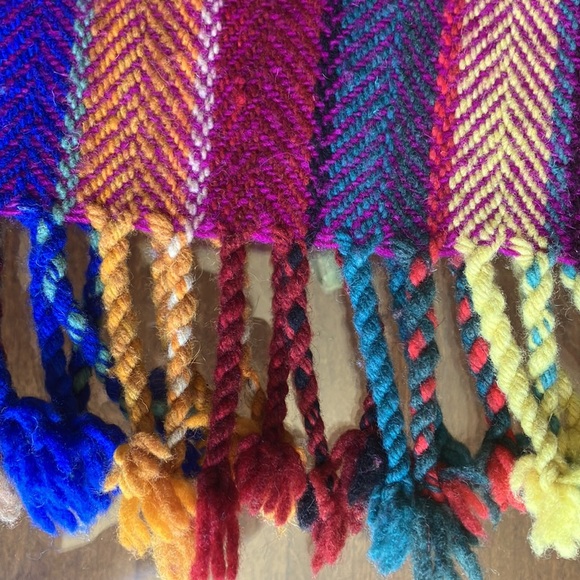 100% Wool Unisex Zapotec Mexican Poncho, One Size - Picture 4 of 16